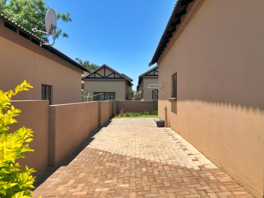 2 Bedroom Property for Sale in Waterval East North West